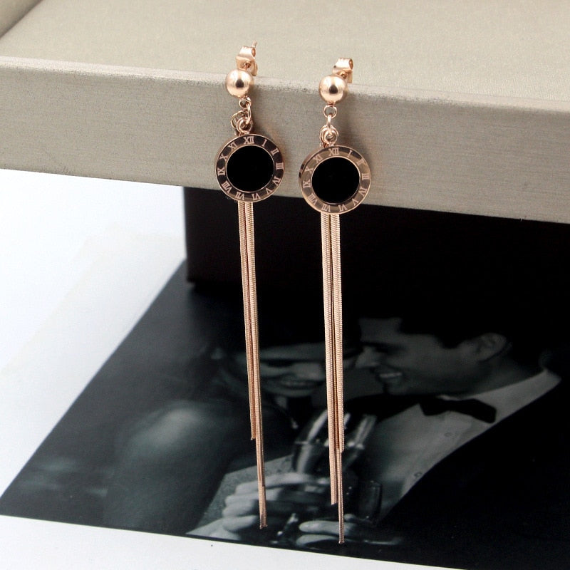 Roman hanging black steel earrings 