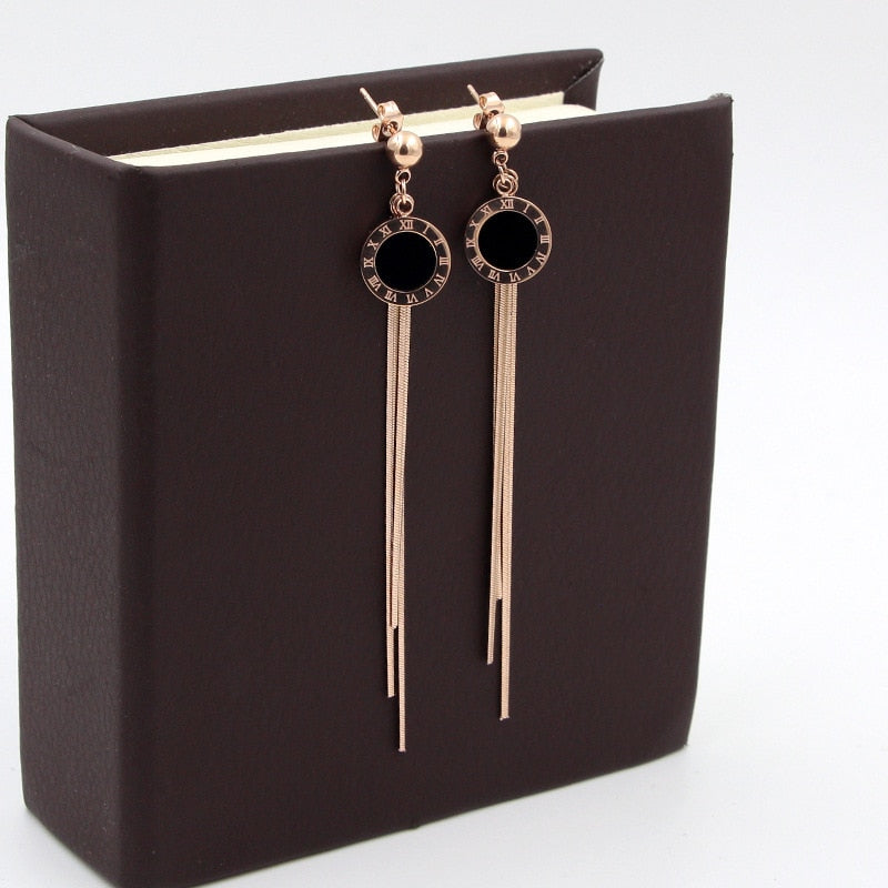 Roman hanging black steel earrings 